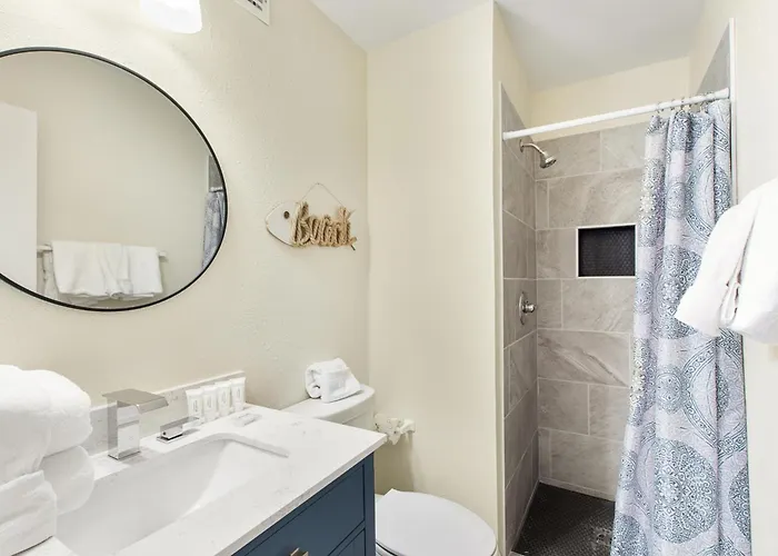 The Sands 107 Apartment *