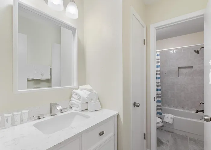 The Sands 107 Apartment
